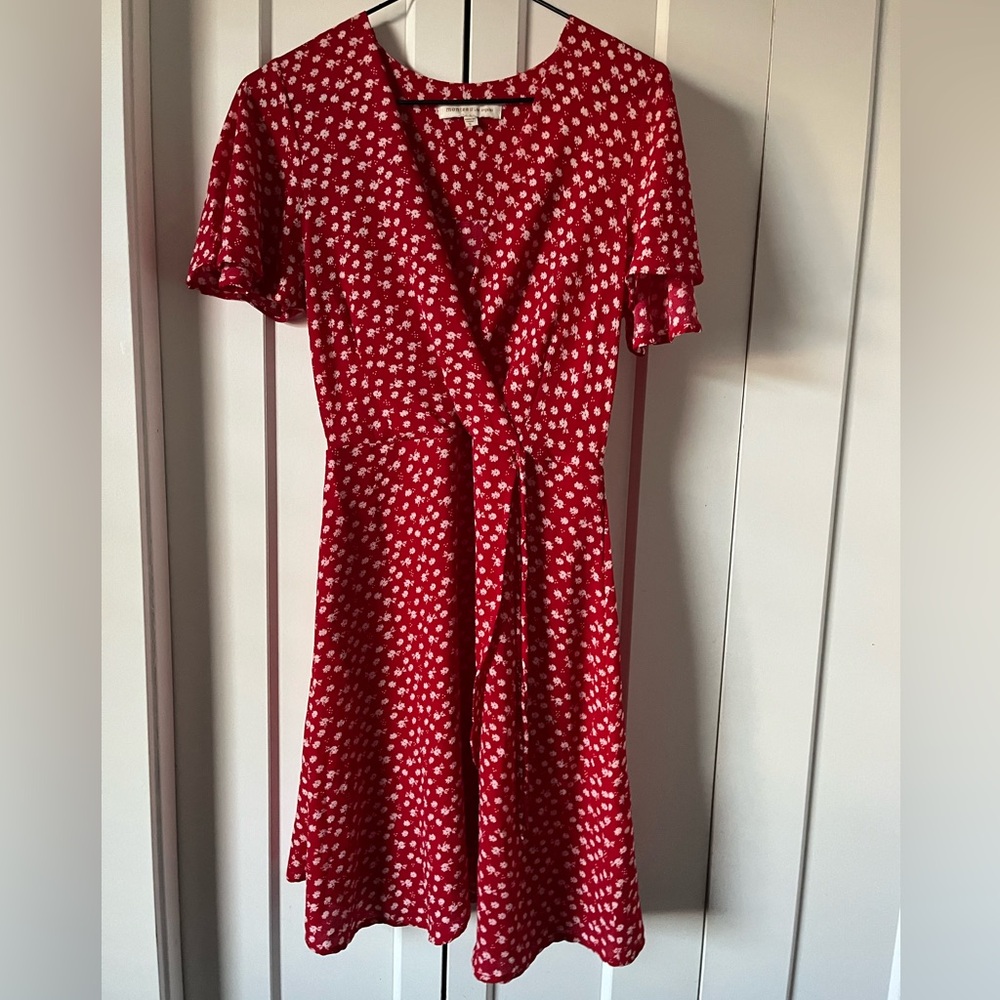 Monteau Los Angeles Red Floral Midi Dress